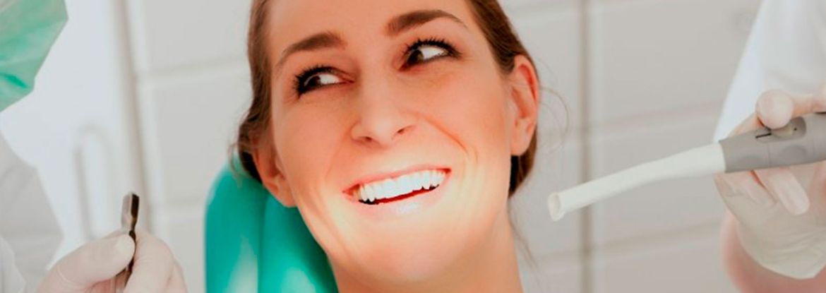 Clínica Dental Doctora Sánchez Pérez paciente sonriendo